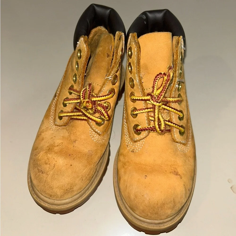 Kids Timberland boots size 9